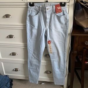 Brand new Light wash jeans